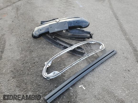 ✅ 2015 Tesla Model S 85D • VIN: 5YJSA1S22FF098453 • Лот: 91708325. Опубликован ранее на Copart с пробегом 158 933 миль. Бесплатный доступ к архиву аукционных продаж из США и подробный отчёт об истории автомобиля на DreamBid. Изображение 12.