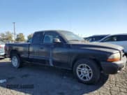 ✅ 2001 Dodge Dakota • VIN: 1B7GL22XX1S271472 • Lot: 81697004. Wystawiony na Copart z przebiegiem 135 553 mil. Bezpłatny archiwum sprzedaży aukcyjnych z USA i szczegółowy raport historii pojazdu na DreamBid. Zdjęcie 4.