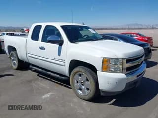 ✅ 2010 Chevrolet Silverado 1500 LT • VIN: 1GCSCSE0XAZ120289 • Lot: 42862368. Wystawiony na IAAI z przebiegiem 204 558 mil. Bezpłatny archiwum sprzedaży aukcyjnych z USA i szczegółowy raport historii pojazdu na DreamBid. Zdjęcie 1.