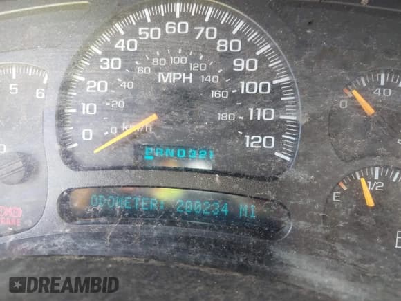 ✅ 2005 Chevrolet Suburban Z71 • VIN: 3GNFK16Z85G260950 • Лот: 42250514. Опубликован ранее на IAAI с пробегом 200 234 миль. Бесплатный доступ к архиву аукционных продаж из США и подробный отчёт об истории автомобиля на DreamBid. Изображение 7.