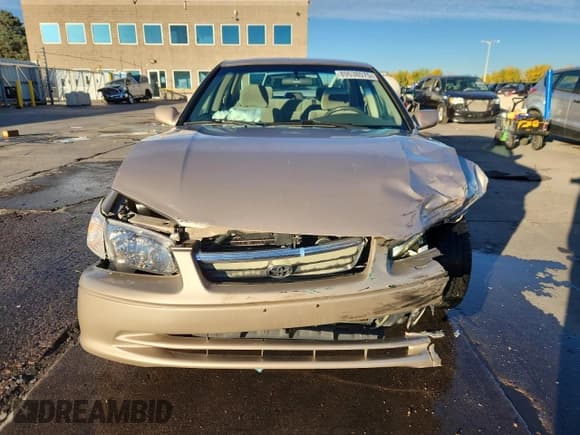 ✅ 2001 Toyota Camry CE • VIN: 4T1BG22K81U821819 • Lot: 89638575. Listed on Copart with 196,469 mi. Free auction sales archive from the USA and detailed vehicle history report at DreamBid. Image 5.