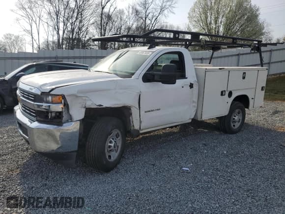 ✅ 2015 Chevrolet Silverado 2500HD Work Truck • VIN: 1GB0CUEG9FZ521974 • Lot: 48957935. Wystawiony na Copart z przebiegiem 192 714 mil. Bezpłatny archiwum sprzedaży aukcyjnych z USA i szczegółowy raport historii pojazdu na DreamBid. Zdjęcie 1.