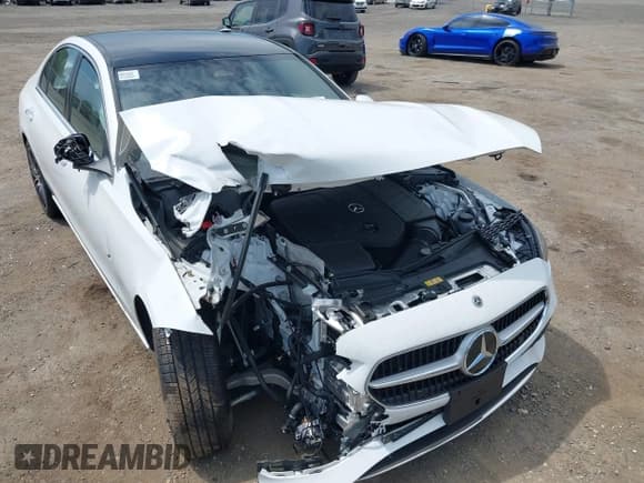 ✅ 2025 Mercedes-Benz C 300 • VIN: W1KAF4HB7SR243342 • Лот: 42953272. Опубликован ранее на IAAI с пробегом 1 768 миль. Бесплатный доступ к архиву аукционных продаж из США и подробный отчёт об истории автомобиля на DreamBid. Изображение 6.