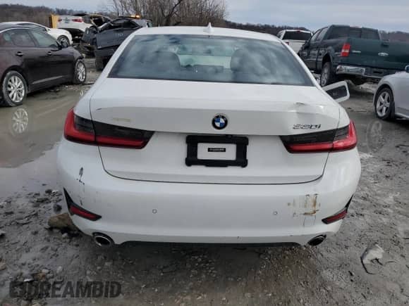 2020 BMW 3 Series 330i xDrive z VIN WBA5R7C02LFH40697, wystawiony jako Copart lot #46517905 z przebiegiem 74 076 mil mil oraz Szkoda całkowita • Salvage title. Historia ofert i sprzedaży dostępna na DreamBid. Obrazek 6.