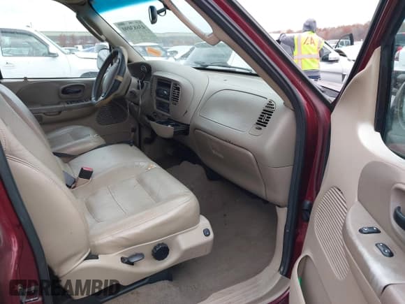 ✅ 2003 Ford F-150 XLT • VIN: 1FTRW07L73KA18977 • Лот: 43683090. Опубликован ранее на IAAI с пробегом 249 098 миль. Бесплатный доступ к архиву аукционных продаж из США и подробный отчёт об истории автомобиля на DreamBid. Изображение 5.