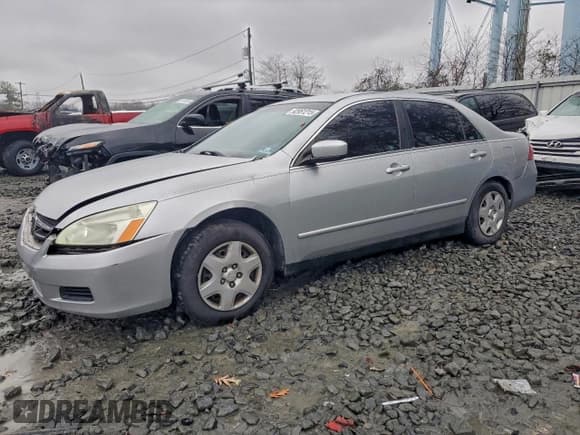 ✅ 2007 Honda Accord LX • VIN: 1HGCM56497A031567 • Lot: 92951215. Listed on Copart with 313,546 mi. Free auction sales archive from the USA and detailed vehicle history report at DreamBid. Image 1.