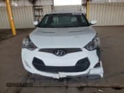 ✅ 2013 Hyundai Veloster w/Black Int • VIN: KMHTC6AD4DU144668 • Lot: 44434685. Wystawiony na Copart z przebiegiem 74 941 mil. Bezpłatny archiwum sprzedaży aukcyjnych z USA i szczegółowy raport historii pojazdu na DreamBid. Zdjęcie 5.