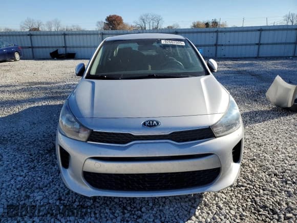 ✅ 2019 Kia Rio S • VIN: 3KPA24AB5KE160701 • Lot: 92602505. Wystawiony na Copart z przebiegiem 76 482 mil. Bezpłatny archiwum sprzedaży aukcyjnych z USA i szczegółowy raport historii pojazdu na DreamBid. Zdjęcie 5.