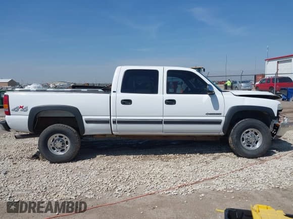 ✅ 2001 Chevrolet Silverado 2500HD LS • VIN: 1GCHK23U31F202241 • Lot: 41978203. Wystawiony na IAAI z przebiegiem 200 912 mil. Bezpłatny archiwum sprzedaży aukcyjnych z USA i szczegółowy raport historii pojazdu na DreamBid. Zdjęcie 14.