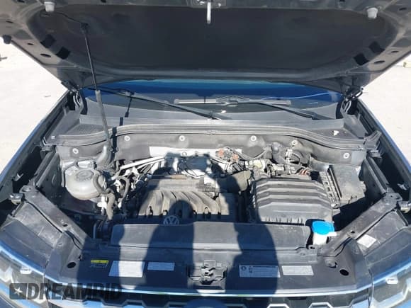 ✅ 2018 Volkswagen Atlas SEL • VIN: 1V2MR2CA9JC523068 • Lot: 43692474. Wystawiony na IAAI z przebiegiem 128 042 mil. Bezpłatny archiwum sprzedaży aukcyjnych z USA i szczegółowy raport historii pojazdu na DreamBid. Zdjęcie 10.