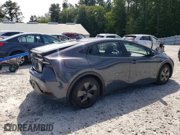 2024 Toyota Prius SE with VIN JTDACACU3R3039743, listed as a Copart auction lot 80198635 with 8,600 mi miles and Salvage title. Bid and sale history available at DreamBid. Image 3.