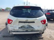 ✅ 2018 Nissan Pathfinder SL • VIN: 5N1DR2MM8JC612040 • Лот: 42167927. Опубликован ранее на IAAI с пробегом 121 635 миль. Бесплатный доступ к архиву аукционных продаж из США и подробный отчёт об истории автомобиля на DreamBid. Изображение 17.