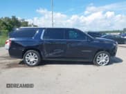 ✅ 2022 Chevrolet Suburban High Country • VIN: 1GNSKGKL2NR286432 • Lot: 43389047. Wystawiony na IAAI z przebiegiem 91 833 mil. Bezpłatny archiwum sprzedaży aukcyjnych z USA i szczegółowy raport historii pojazdu na DreamBid. Zdjęcie 14.
