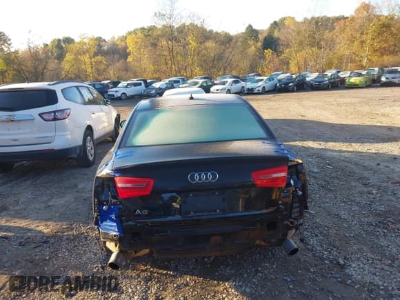 ✅ 2014 Audi A6 Premium Plus • VIN: WAUGFAFC1EN044973 • Lot: 43526661. Wystawiony na IAAI z przebiegiem 56 826 mil. Bezpłatny archiwum sprzedaży aukcyjnych z USA i szczegółowy raport historii pojazdu na DreamBid. Zdjęcie 17.