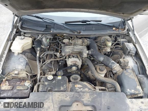 ✅ 2001 Lincoln Town Car Signature • VIN: 1LNHM82W81Y680168 • Lot: 43283868. Wystawiony na IAAI z przebiegiem 189 815 mil. Bezpłatny archiwum sprzedaży aukcyjnych z USA i szczegółowy raport historii pojazdu na DreamBid. Zdjęcie 10.