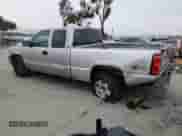 2006 Chevrolet Silverado 1500 LS z VIN 1GCEK19V76Z105868, wystawiony jako Copart lot #85512144 z przebiegiem 207 336 mil mil oraz Szkoda całkowita • Salvage title. Historia ofert i sprzedaży dostępna na DreamBid. Obrazek 2.