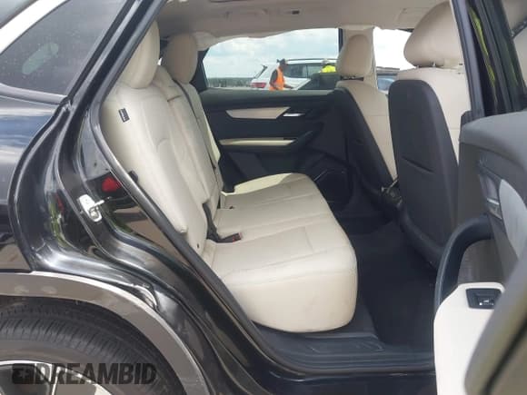 ✅ 2024 VinFast VF 8 Plus • VIN: RLLV1AFA2RH004810 • Лот: 43069020. Опубликован ранее на IAAI с пробегом 10 644 миль. Бесплатный доступ к архиву аукционных продаж из США и подробный отчёт об истории автомобиля на DreamBid. Изображение 8.