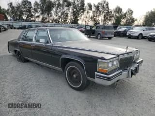 ✅ 1984 Cadillac Fleetwood Brougham • VIN: 1G6AW6989E9036452 • Lot: 77039844. Wystawiony na Copart z przebiegiem 23 337 mil. Bezpłatny archiwum sprzedaży aukcyjnych z USA i szczegółowy raport historii pojazdu na DreamBid. Zdjęcie 4.