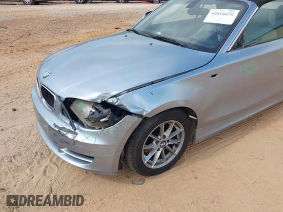 ✅ 2011 BMW 1 Series 128i • VIN: WBAUL7C55BVM81052 • Lot: 42618650. Listed on IAAI with 89,369 mi. Free auction sales archive from the USA and detailed vehicle history report at DreamBid. Image 6.