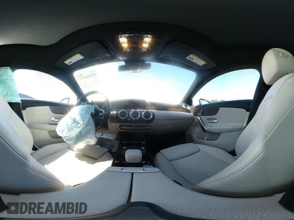 ✅ 2022 Mercedes-Benz CLA 250 • VIN: W1K5J4HB8NN288561 • Lot: 43060997. Wystawiony na IAAI z przebiegiem 53 314 mil. Bezpłatny archiwum sprzedaży aukcyjnych z USA i szczegółowy raport historii pojazdu na DreamBid. Zdjęcie 19.