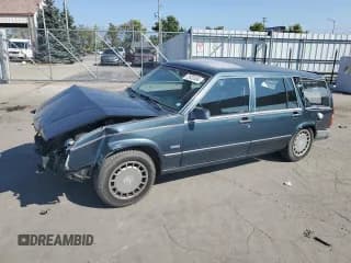 ✅ 1990 Volvo 740 • VIN: YV1FA8853L1296985 • Lot: 72422494. Wystawiony na Copart z przebiegiem 202 144 mil. Bezpłatny archiwum sprzedaży aukcyjnych z USA i szczegółowy raport historii pojazdu na DreamBid. Zdjęcie 1.
