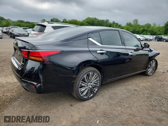 ✅ 2025 Nissan Altima SL • VIN: 1N4BL4EWXSN337601 • Lot: 64662265. Listed on Copart with 3,478 mi. Free auction sales archive from the USA and detailed vehicle history report at DreamBid. Image 3.