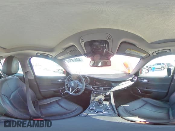 ✅ 2019 Alfa Romeo Giulia • VIN: ZARFANAN7K7622769 • Lot: 80863775. Wystawiony na Copart z przebiegiem 43 897 mil. Bezpłatny archiwum sprzedaży aukcyjnych z USA i szczegółowy raport historii pojazdu na DreamBid. Zdjęcie 14.