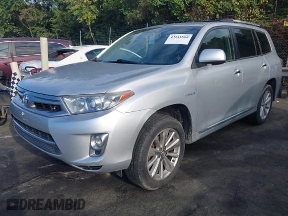✅ 2013 Toyota Highlander Limited • VIN: JTEDC3EH3D2011606 • Lot: 43241868. Wystawiony na IAAI z przebiegiem 123 556 mil. Bezpłatny archiwum sprzedaży aukcyjnych z USA i szczegółowy raport historii pojazdu na DreamBid. Zdjęcie 2.
