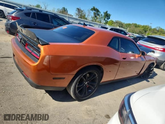 ✅ 2011 Dodge Challenger R/T Classic • VIN: 2B3CJ5DT7BH574199 • Lot: 71106265. Wystawiony na Copart z przebiegiem Nie podano. Bezpłatny archiwum sprzedaży aukcyjnych z USA i szczegółowy raport historii pojazdu na DreamBid. Zdjęcie 3.