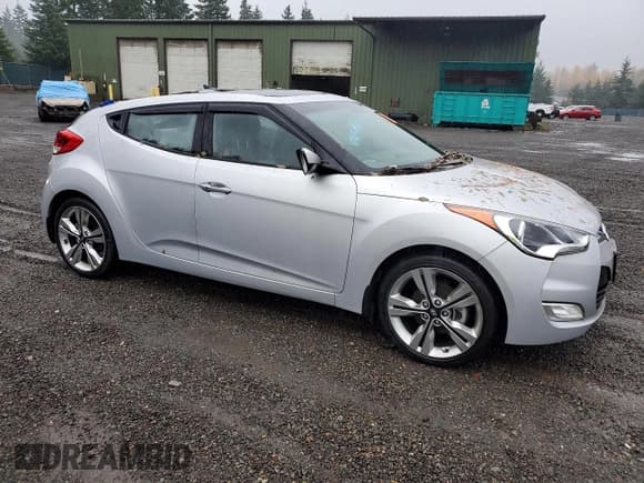 ✅ 2016 Hyundai Veloster • VIN: KMHTC6AD1GU302811 • Lot: 91924135. Wystawiony na Copart z przebiegiem 15 935 mil. Bezpłatny archiwum sprzedaży aukcyjnych z USA i szczegółowy raport historii pojazdu na DreamBid. Zdjęcie 4.