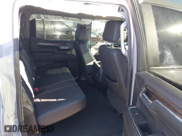 ✅ 2024 Chevrolet Silverado 1500 • VIN: 1GCPADE80RZ216828 • Lot: 43562665. Listed on IAAI with 42,479 mi. Free auction sales archive from the USA and detailed vehicle history report at DreamBid. Image 8.