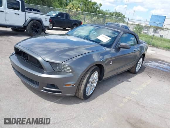 2014 Ford Mustang V6 с VIN 1ZVBP8EM8E5214546, выставлен на аукционе IAAI как лот 42773010 с пробегом 132 666 миль миль и . История ставок и продаж доступна на DreamBid. Изображение 17.