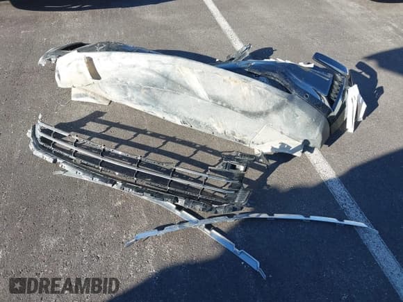 ✅ 2022 Chevrolet Suburban Premier • VIN: 1GNSKFKD1NR223325 • Lot: 40848831. Wystawiony na IAAI z przebiegiem 52 798 mil. Bezpłatny archiwum sprzedaży aukcyjnych z USA i szczegółowy raport historii pojazdu na DreamBid. Zdjęcie 11.