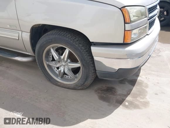 ✅ 2007 Chevrolet Silverado 1500 LT1 • VIN: 1GCEC19T37Z116475 • Lot: 42523695. Listed on IAAI with 126,733 mi. Free auction sales archive from the USA and detailed vehicle history report at DreamBid. Image 6.