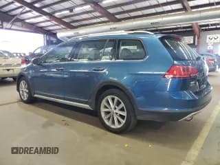 ✅ 2017 Volkswagen Golf S • VIN: 3VWM17AU3HM536830 • Лот: 89649955. Опубликован ранее на Copart с пробегом 128 690 миль. Бесплатный доступ к архиву аукционных продаж из США и подробный отчёт об истории автомобиля на DreamBid. Изображение 2.
