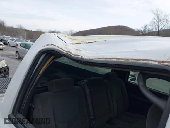 ✅ 2004 Chevrolet Silverado 2500HD LS • VIN: 1GCHK232X4F251181 • Lot: 43700423. Wystawiony na IAAI z przebiegiem 214 730 mil. Bezpłatny archiwum sprzedaży aukcyjnych z USA i szczegółowy raport historii pojazdu na DreamBid. Zdjęcie 6.