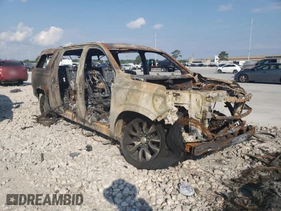 ✅ 2023 Chevrolet Suburban LT • VIN: 1GNSCCKD7PR332242 • Lot: 59224604. Wystawiony na Copart z przebiegiem Nie podano. Bezpłatny archiwum sprzedaży aukcyjnych z USA i szczegółowy raport historii pojazdu na DreamBid. Zdjęcie 4.