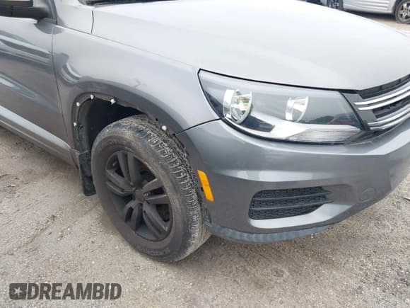 ✅ 2012 Volkswagen Tiguan LE • VIN: WVGAV7AX9CW096668 • Lot: 41664461. Wystawiony na IAAI z przebiegiem 161 725 mil. Bezpłatny archiwum sprzedaży aukcyjnych z USA i szczegółowy raport historii pojazdu na DreamBid. Zdjęcie 6.