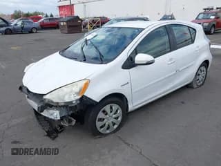 ✅ 2013 Toyota Prius Two • VIN: JTDKDTB35D1529322 • Lot: 43498539. Listed on IAAI with 176,662 mi. Free auction sales archive from the USA and detailed vehicle history report at DreamBid. Image 2.