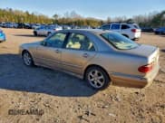 ✅ 2002 Mercedes-Benz E 320 • VIN: WDBJF65J72B466358 • Лот: 93774535. Опубликован ранее на Copart с пробегом 370 139 миль. Бесплатный доступ к архиву аукционных продаж из США и подробный отчёт об истории автомобиля на DreamBid. Изображение 2.