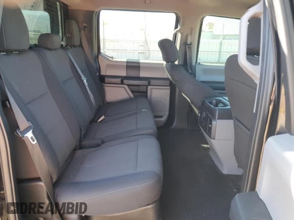 ✅ 2017 Ford F-150 XL • VIN: 1FTEW1EFXHFC41256 • Lot: 87294145. Wystawiony na Copart z przebiegiem 98 289 mil. Bezpłatny archiwum sprzedaży aukcyjnych z USA i szczegółowy raport historii pojazdu na DreamBid. Zdjęcie 10.