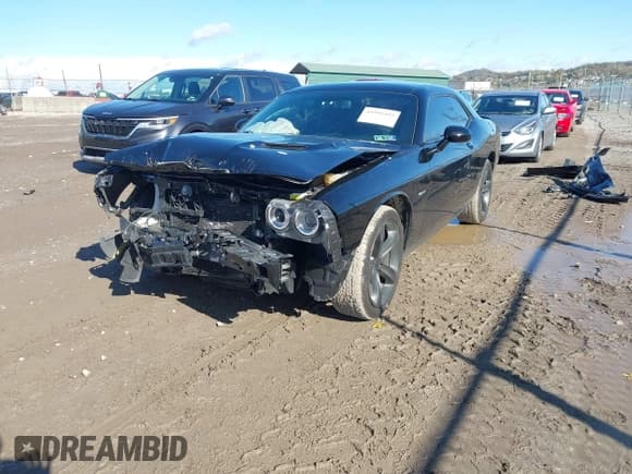 ✅ 2018 Dodge Challenger R/T Plus Shaker • VIN: 2C3CDZBT8JH220064 • Лот: 43593495. Опубликован ранее на IAAI с пробегом 46 708 миль. Бесплатный доступ к архиву аукционных продаж из США и подробный отчёт об истории автомобиля на DreamBid. Изображение 2.