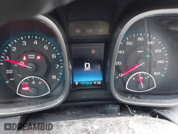 2015 Chevrolet Malibu LS z VIN 1G11B5SLXFF184333, wystawiony jako IAAI lot #43610201 z przebiegiem 175 139 mil mil oraz . Historia ofert i sprzedaży dostępna na DreamBid. Obrazek 7.