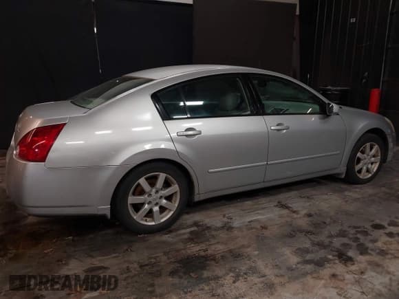 ✅ 2004 Nissan Maxima SL • VIN: 1N4BA41EX4C860182 • Лот: 41745175. Опубликован ранее на IAAI с пробегом 116 975 миль. Бесплатный доступ к архиву аукционных продаж из США и подробный отчёт об истории автомобиля на DreamBid. Изображение 4.