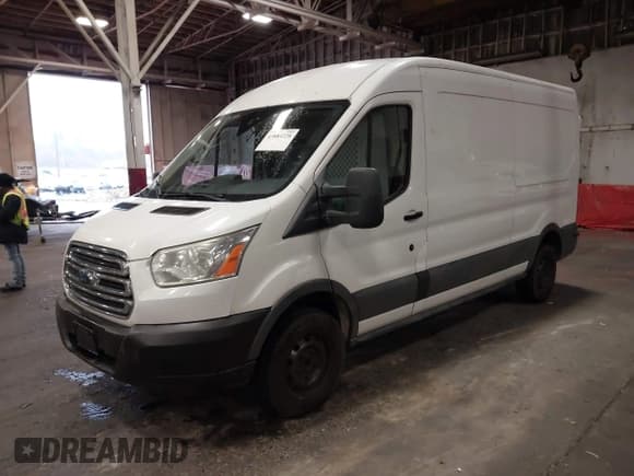 ✅ 2015 Ford Transit Cargo • VIN: 1FTNR2CM5FKA76350 • Lot: 43884228. Wystawiony na IAAI z przebiegiem 78 704 mil. Bezpłatny archiwum sprzedaży aukcyjnych z USA i szczegółowy raport historii pojazdu na DreamBid. Zdjęcie 17.