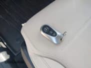 ✅ 2025 Mercedes-Benz GLC 300 • VIN: W1NKM4HBXSF254771 • Lot: 42856115. Wystawiony na IAAI z przebiegiem 20 mil. Bezpłatny archiwum sprzedaży aukcyjnych z USA i szczegółowy raport historii pojazdu na DreamBid. Zdjęcie 11.