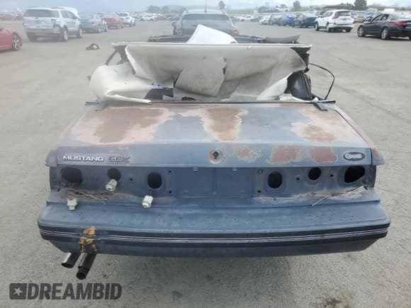 ✅ 1983 Ford Mustang GT • VIN: 1FABP27F3DF219165 • Lot: 48879475. Wystawiony na Copart z przebiegiem Nie podano. Bezpłatny archiwum sprzedaży aukcyjnych z USA i szczegółowy raport historii pojazdu na DreamBid. Zdjęcie 6.