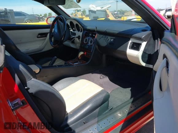 ✅ 2001 Mercedes-Benz SLK 230/320 • VIN: WDBKK65F11F195607 • Лот: 42773235. Опубликован ранее на IAAI с пробегом 176 587 миль. Бесплатный доступ к архиву аукционных продаж из США и подробный отчёт об истории автомобиля на DreamBid. Изображение 5.