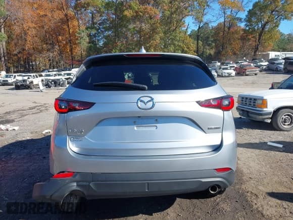 ✅ 2023 Mazda CX-5 S Select • VIN: JM3KFBBM8P0262286 • Lot: 43672128. Wystawiony na IAAI z przebiegiem 11 233 mil. Bezpłatny archiwum sprzedaży aukcyjnych z USA i szczegółowy raport historii pojazdu na DreamBid. Zdjęcie 17.