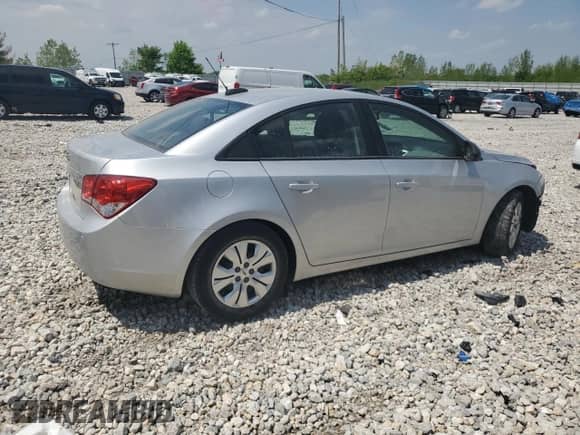 2015 Chevrolet Cruze LS z VIN 1G1PB5SHXF7168388, wystawiony jako Copart lot #56934345 z przebiegiem 55 976 mil mil oraz Czysty tytuł • Clean title. Historia ofert i sprzedaży dostępna na DreamBid. Obrazek 3.